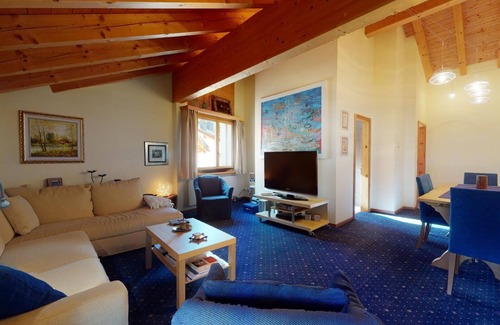 Bever Apartment | 4 ½ - room apartment on the top floor.