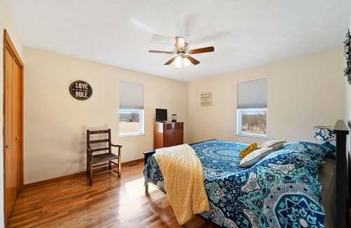 Fulton House | 4-12 Guests! 4 bed / 2 bath - Central Missouri - Close to Interstate70 & Hwy 54!