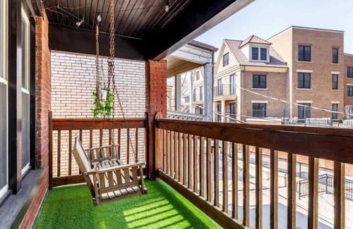 Short North House | 4,500+ Reviews - PRIME Location - Parking Free