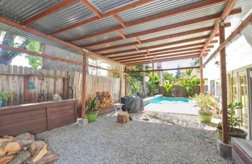 Clovis House | 4 bd 2.5 ba Near.Buchanan HS with pool; sleeps 11