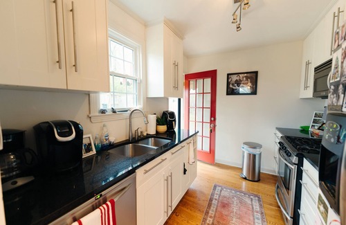 Whitebridge House | 4 bed/2 bath music themed cozy home