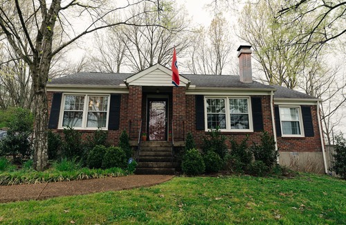 Whitebridge House | 4 bed/2 bath music themed cozy home