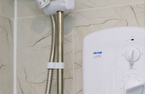 Lofthouse Apartment | 4 Bed 5 Bath - On Street Parking - Fast Wi-Fi - Self Check-in