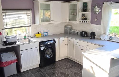 Campbeltown House | 4 Bed Cottage Sleeps 6-Pet-Friendly-Private Garden