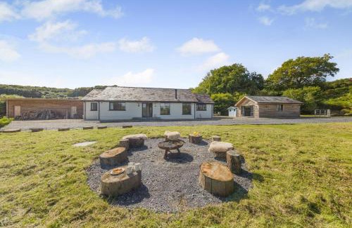 Llandovery House | 4 Bed in Halfway oc-t33077