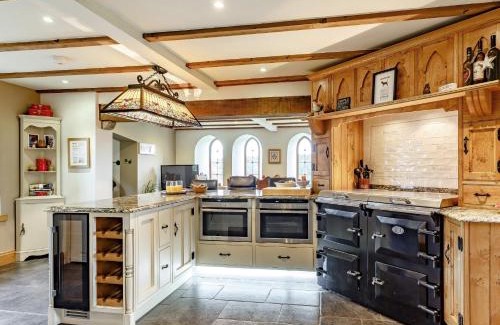 Latchley House | 4 Bed in Latchley 77480