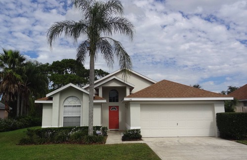 Sunridge Woods House | 4 bed Pool Home Close to Disney Pool Home