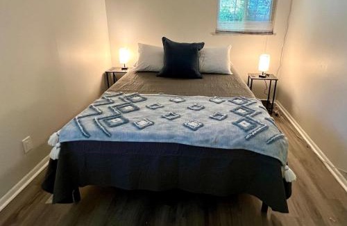 Royal Manor House | 4 Bed Ranch-Fire Pit-Pet & Kid Friendly-King Bed