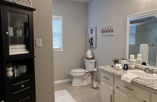 Buford House | 4 Bedroom , 3 Baths - Sleeps 8+