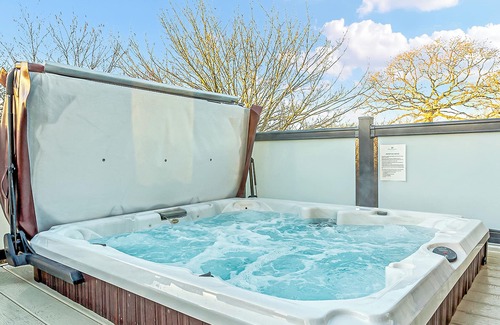Axminster Ski Chalet | 4 bedroom accommodation in Axminster