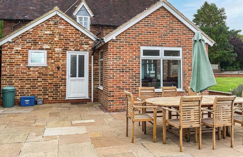 Amerton Cottage | 4 bedroom accommodation in Stowe-by-Chartley, near Stafford
