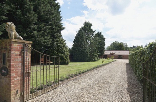 Necton Cottage | 4 bedroom accommodation in Necton, near Swaffham