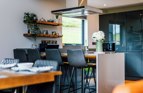 Carno Cottage | 4 bedroom accommodation in Carno
