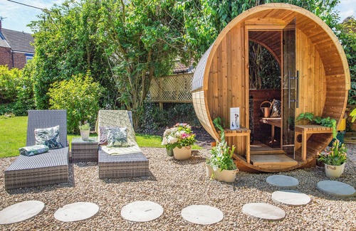 Coxhoe Cottage | 4 bedroom accommodation in Coxhoe, nearby Durham