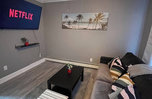 Weequahic Apartment | 4-bedroom apartment near Airport