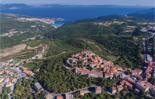 Vinez House | 4 Bedroom Cozy Home In Labin