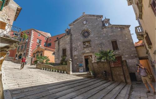 Vinez House | 4 Bedroom Cozy Home In Labin