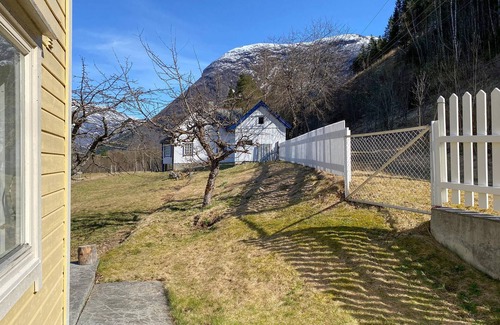 Valldal House | 4 bedroom gorgeous home in Valldal