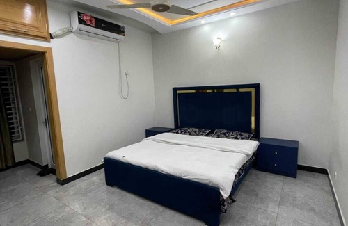 Islamabad Hotel | 4-bedroom hotel in brilliant Islamabad with WiFi,AC,Parking etc Enjoy your stay