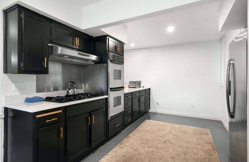 Dawson House | 4 bedroom near SoCo with a Sauna