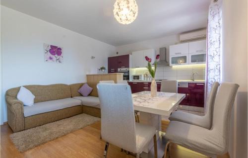 Jesenice House | 4 Bedroom Nice Home In Jesenice