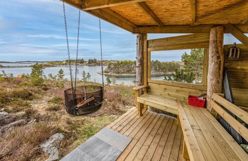 Aure House | 4 bedroom nice home in Tustna