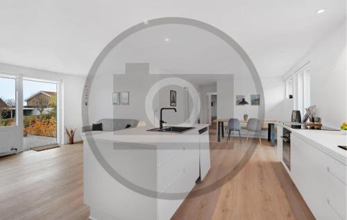 Egsmark Strand House | 4 Bedroom Pet Friendly Home In Ebeltoft