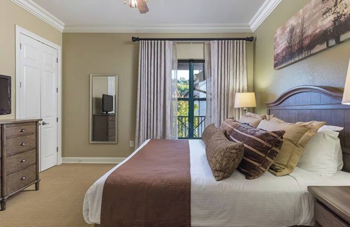 Sevierville Resort | 4 - Bedroom Presidential Suite in the Great Smoky Mountains!