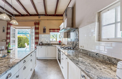 Escos House | 4 bedroom stunning home in Escos