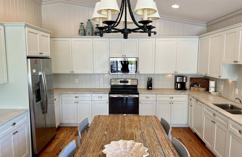 Holmes Beach Hotel | 4 Bedroom Townhouse - Your private Holmes Beach vacation home