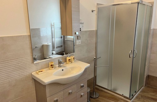 Altopascio Villa | 4 Bedroom Villa in Altopascio