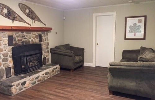 Jay House | 4 Bedrooms! 2 Living areas! QUICK ACCESS TO JAY PEAK!