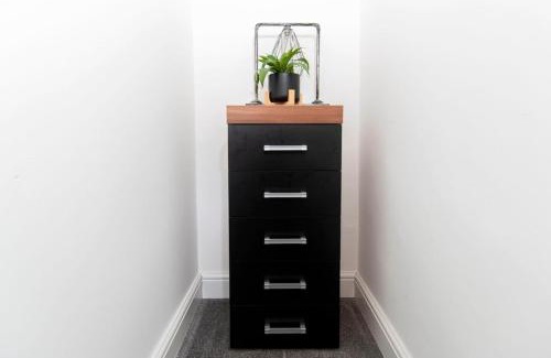 Darlington House | 4 BEDS, 4 BATHS home, central Darlington