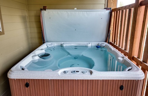 Bear Hollow Village House | 4 BR 3 1/2 Ba Townhouse-Gas grill, hot tub, X-Box