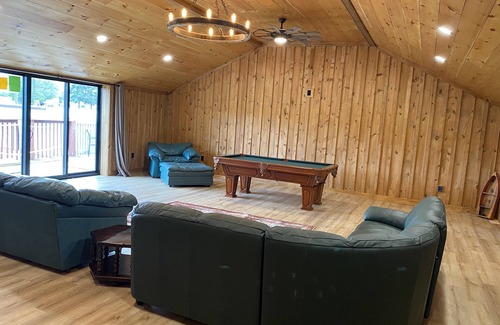 Newville House | 4 BR Barndominium by the mountains 15 min from Carlisle