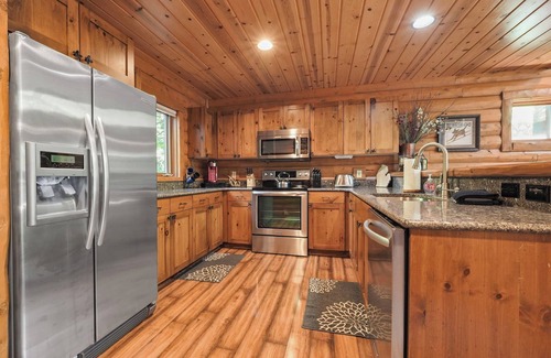 Boyne City Cabin | 4 BR Mountain Cabin | Private Hot Tub | Ski-in/Ski-out | Sleeps 13 Guests!