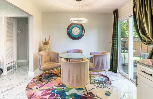 West Arlington House | 4 Mi to AT&T Stadium: Modern Home w/Fenced Yard