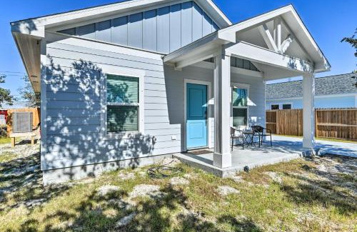 Rockport House | 4 Mi to Boat Ramp Charming Rockport Home