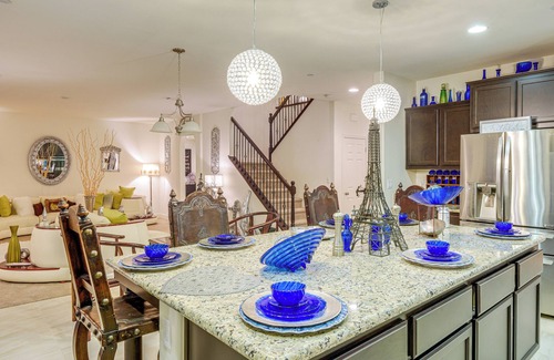 Rosedale House | 4 Mi to CSUB Campus: Spacious Home w/Yard