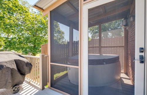 Millersburg Apartment | 4 Mi to German Village Studio with Hot Tub!