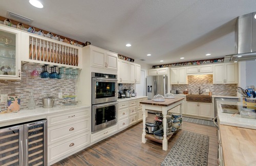 Port Charlotte - Charlotte Harbor House | 4 Mi to Port Charlotte Beach Park: Gem w/Pool