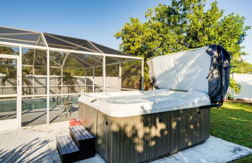 Gulf Gate Estates House | 4 Mi to Siesta Key Beach Sunny Home with Hot Tub!
