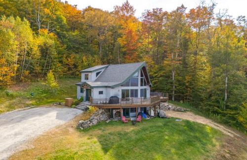 Stratton Mountain House | 4 Mi to Stratton! Group Getaway with Deck and Views