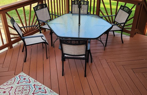 Saratoga Springs House | 4 minutes from Saratoga Racetrack, this home is clean & cozy, with private deck