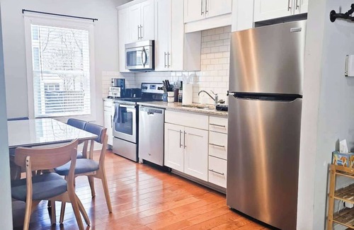 Chapel Hill House | 4 Minutes to UNC - 7 Minutes to Carrboro - En-Suite Bathrooms