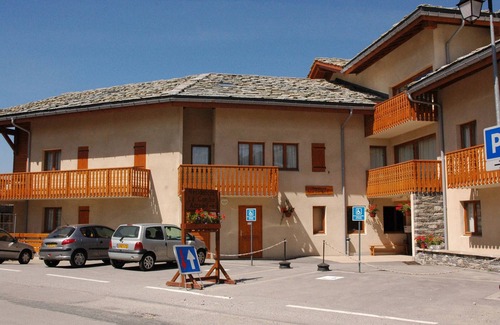 Aussois Apartment | 4-Person Apartment with Terrace in Aussois, Parking Included