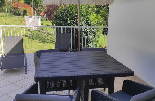 Capvern House | 4-person gîte with jacuzzi and tennis court