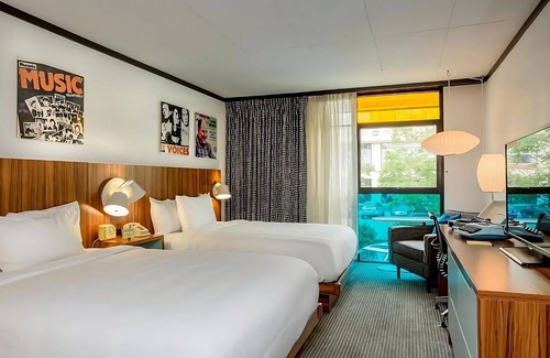 West Fens Hotel | 4 Pool View Units, 5-minute walk to Back Bay Fens! Valet Parking, Pool, Garden!