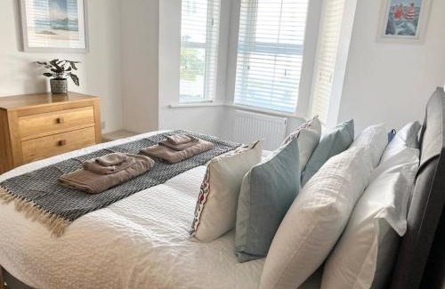 Mylor Churchtown Apartment | 4 Porth Gwel, Sea View & Parking