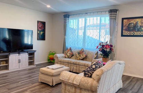 Riverside House | 4 ROOMS On One Story House